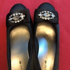 Girls dress shoes-size 4